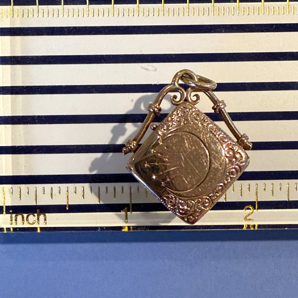 10k Gold Locket Celestial Moon and Stars 4.2g VINTAGE - Picture 14 of 17